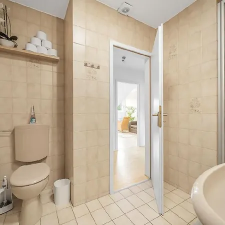 Apartment Messe Dus, Parken, 3 Zimmer, 70qm *