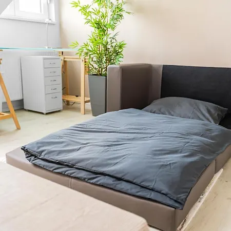 Apartment Messe Dus, Parken, 3 Zimmer, 70qm *